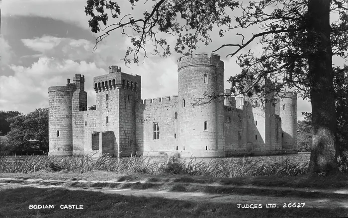 Framed Print : Bodiam Castle Framed Print : Bodiam Castle