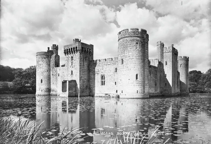 Framed Print : Bodiam Castle Framed Print : Bodiam Castle
