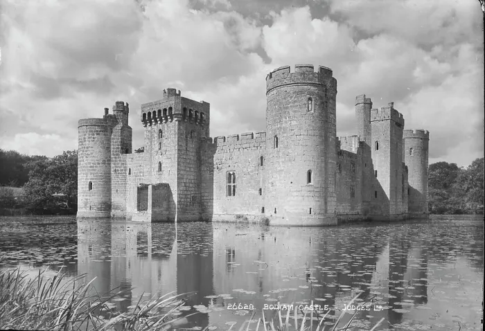 Framed Print : Bodiam Castle Framed Print : Bodiam Castle