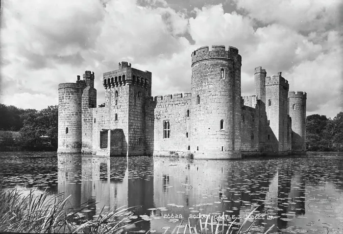 Framed Print : Bodiam Castle Framed Print : Bodiam Castle