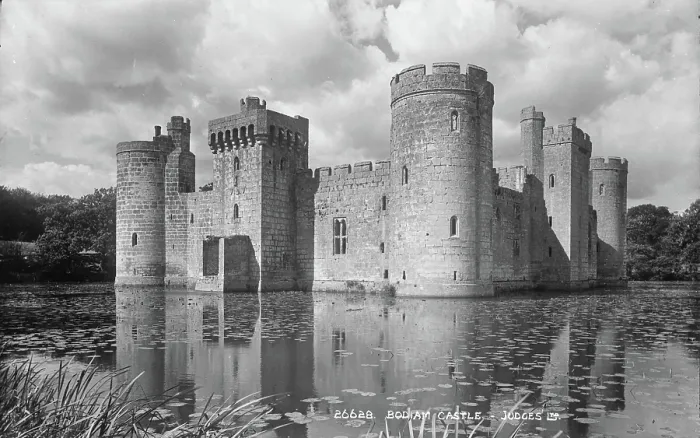 Framed Print : Bodiam Castle Framed Print : Bodiam Castle