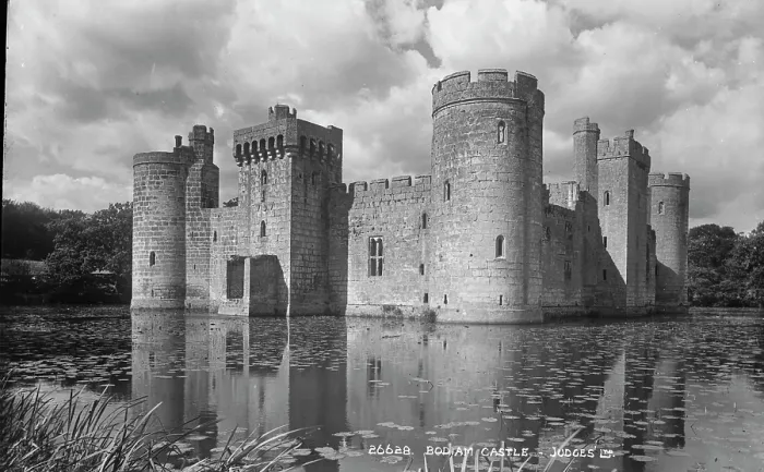 Framed Print : Bodiam Castle Framed Print : Bodiam Castle