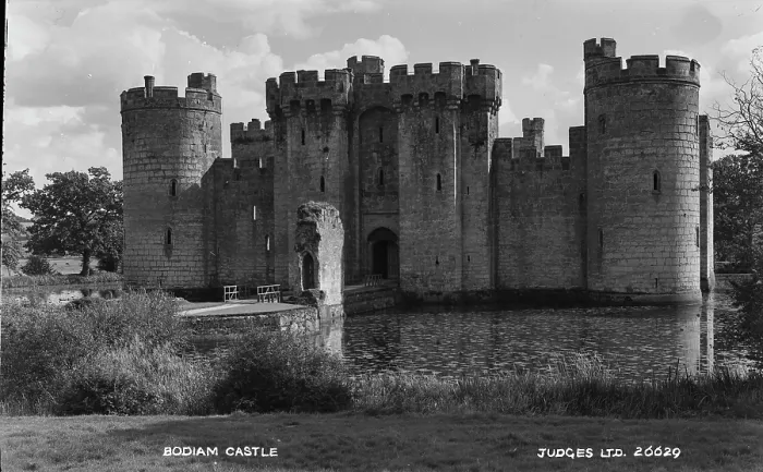 Framed Print : Bodiam Castle Framed Print : Bodiam Castle