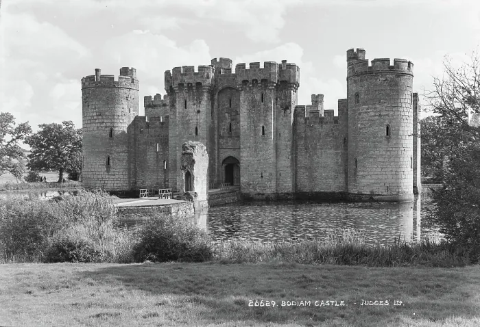 Framed Print : Bodiam Castle Framed Print : Bodiam Castle