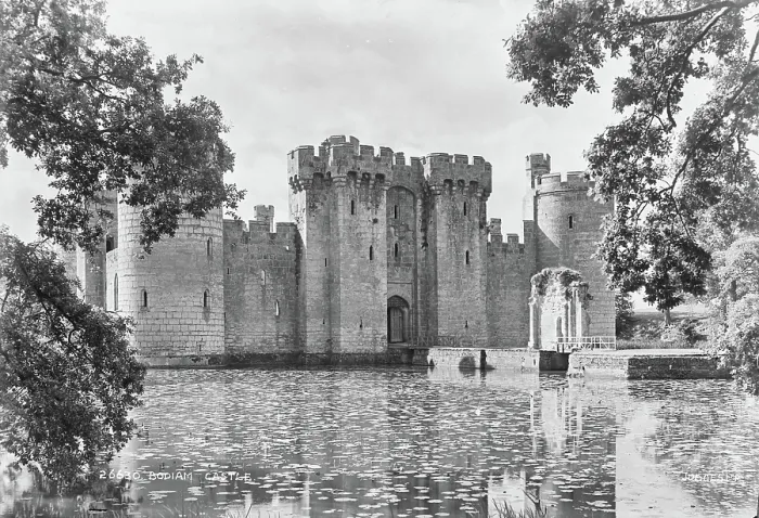 Framed Print : Bodiam Castle Framed Print : Bodiam Castle