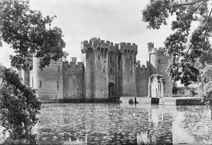 Framed Print : Bodiam Castle Framed Print : Bodiam Castle