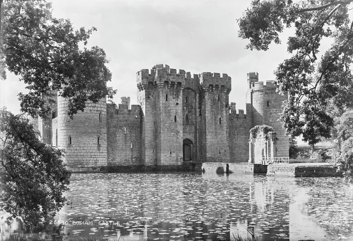 Framed Print : Bodiam Castle Framed Print : Bodiam Castle