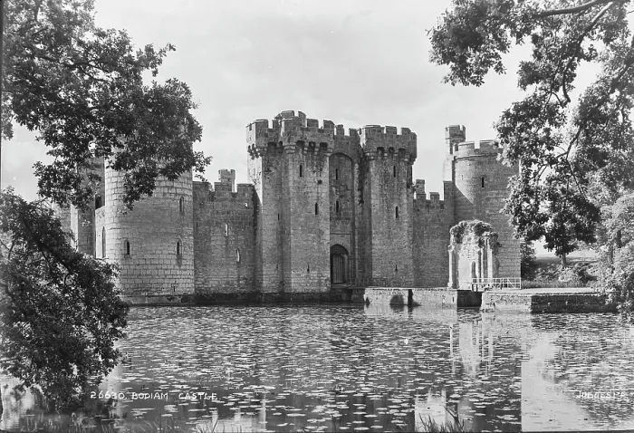 Framed Print : Bodiam Castle Framed Print : Bodiam Castle