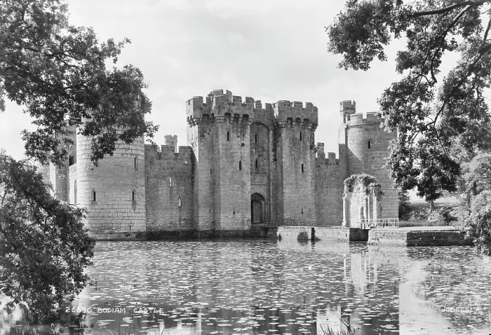 Framed Print : Bodiam Castle Framed Print : Bodiam Castle