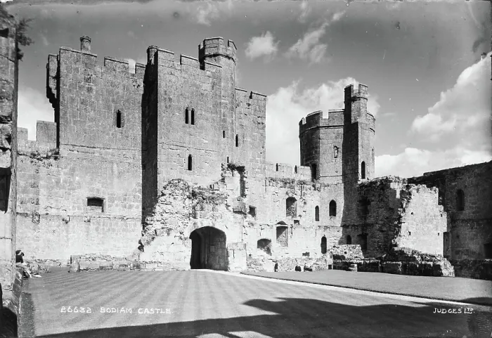 Framed Print : Bodiam Castle Framed Print : Bodiam Castle