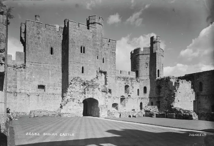 Framed Print : Bodiam Castle Framed Print : Bodiam Castle