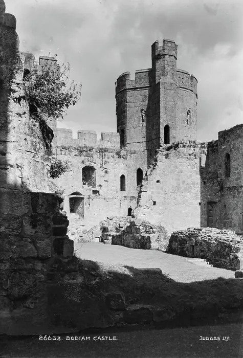 Framed Print : Bodiam Castle Framed Print : Bodiam Castle