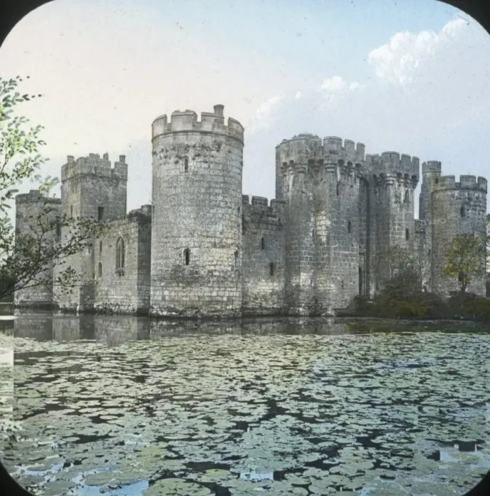 Framed Print : Bodiam Castle and Moat, East Sussex Framed Print : Bodiam Castle and Moat, East Sussex