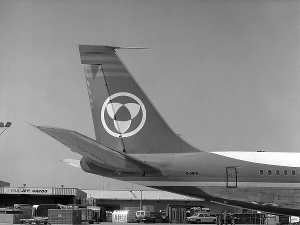 Boeing 707-338 C-GRYN Ontario Worldair Sydney 1979