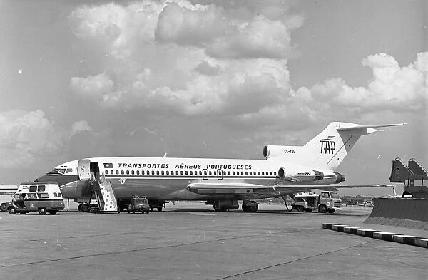 Boeing 727 CS-TBL