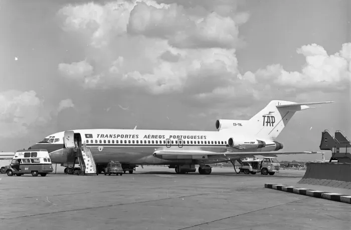 Framed Print : Boeing 727 CS-TBL Framed Print : Boeing 727 CS-TBL