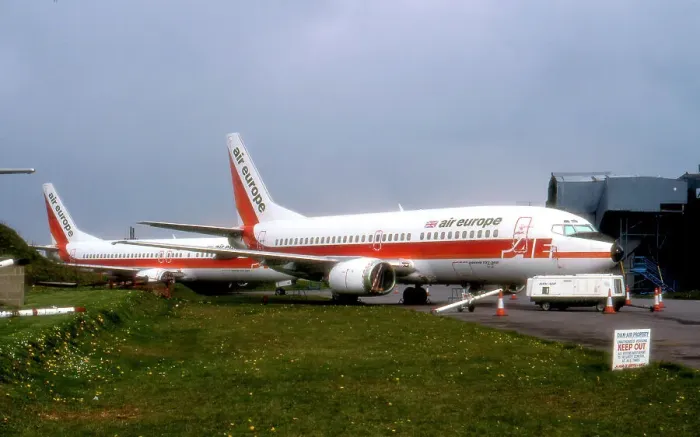 Framed Print : Boeing 737-300 Framed Print : Boeing 737-300