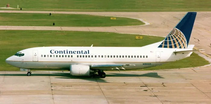 Framed Print : Boeing 737-300 N10323 Framed Print : Boeing 737-300 N10323