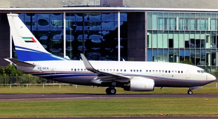 Framed Print : Boeing 737-700 A6-DFR Framed Print : Boeing 737-700 A6-DFR