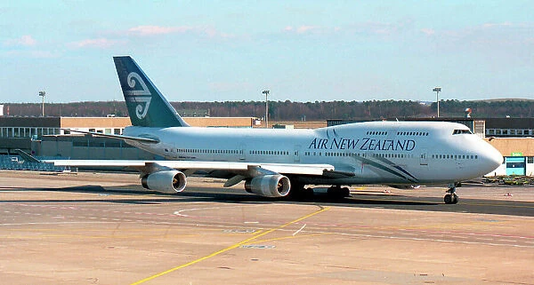 Boeing 747-419 ZK-NBT