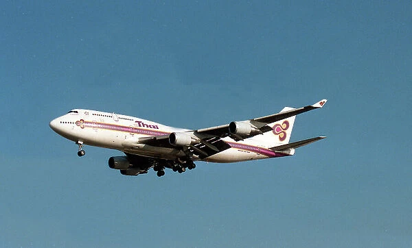 Boeing 747-4D7 HS-TGO