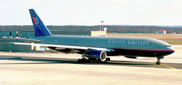 Framed Print : Boeing 777-222 N781UA Framed Print : Boeing 777-222 N781UA