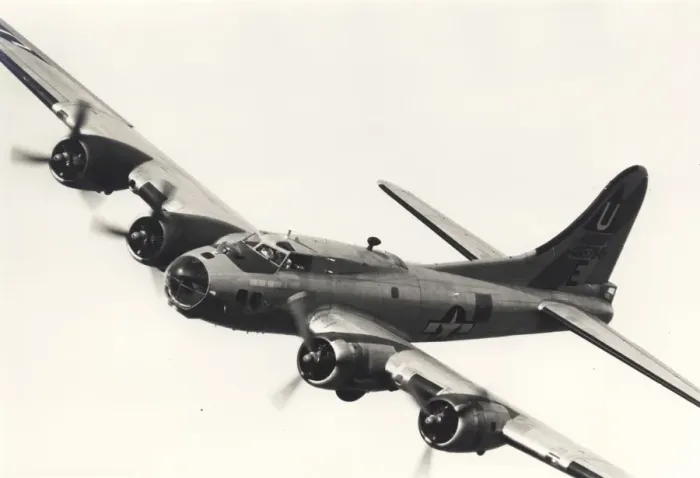 Framed Print : Boeing B-17G Flying Fortress, 44-85784 / G-BEDF, Sally B Framed Print : Boeing B-17G Flying Fortress, 44-85784 / G-BEDF, Sally B
