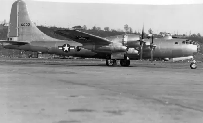 Framed Print : Boeing B-50A 46-003 running-up on the ramp