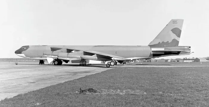 Framed Print : Boeing B-52H Stratofortress 610016 Framed Print : Boeing B-52H Stratofortress 610016