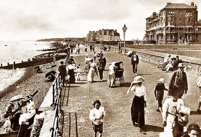 Framed Print : Bognor Regis Parade West early 1900s Framed Print : Bognor Regis Parade West early 1900s