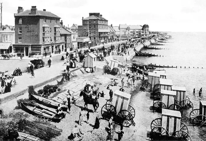 Framed Print : Bognor Regis from the Pier early 1900s Framed Print : Bognor Regis from the Pier early 1900s