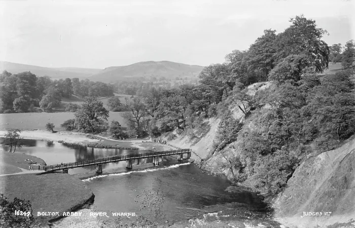 Framed Print : Bolton Abbey and River Wharfe Framed Print : Bolton Abbey and River Wharfe