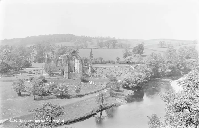 Framed Print : Bolton Abbey Ruins Framed Print : Bolton Abbey Ruins