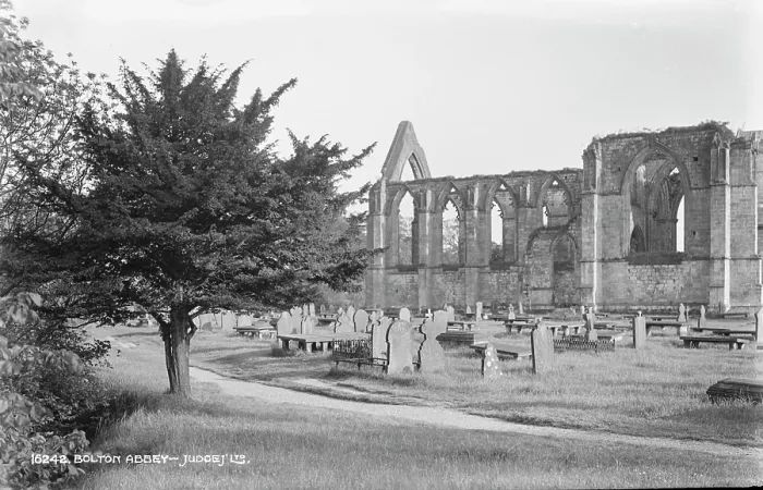 Framed Print : Bolton Abbey Ruins Framed Print : Bolton Abbey Ruins