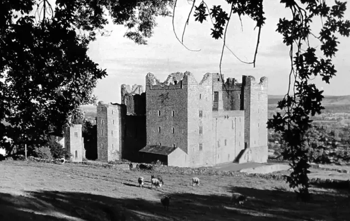 Framed Print : Bolton Castle near Leyburn in the 1930s Framed Print : Bolton Castle near Leyburn in the 1930s