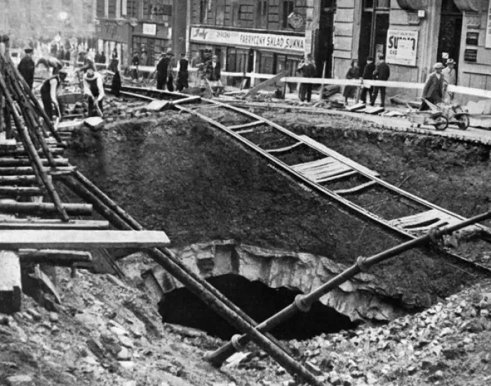 Framed Print : Bombs reveal underground railway in Warsaw, 1939 Framed Print : Bombs reveal underground railway in Warsaw, 1939