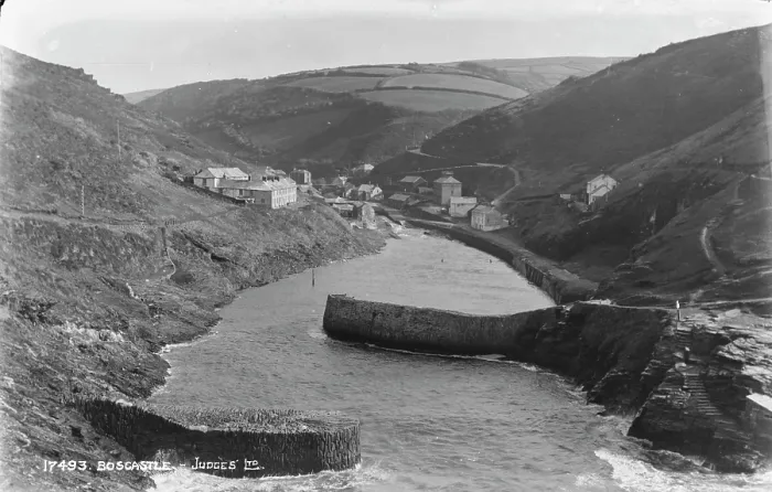 Framed Print : Boscastle Harbor Framed Print : Boscastle Harbor