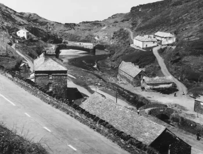 Framed Print : Boscastle Harbour Framed Print : Boscastle Harbour