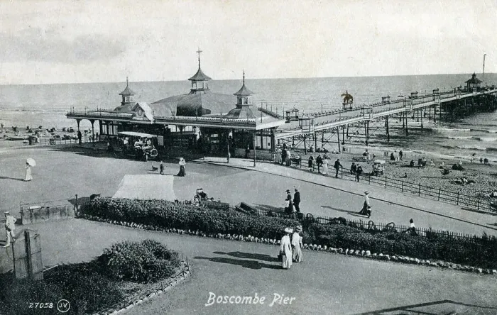 Framed Print : Boscombe Pier and Approach, Boscombe, Dorset Framed Print : Boscombe Pier and Approach, Boscombe, Dorset