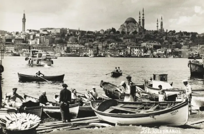 Framed Print : Across the Bosphorus to the Suleymaniye Mosque Framed Print : Across the Bosphorus to the Suleymaniye Mosque