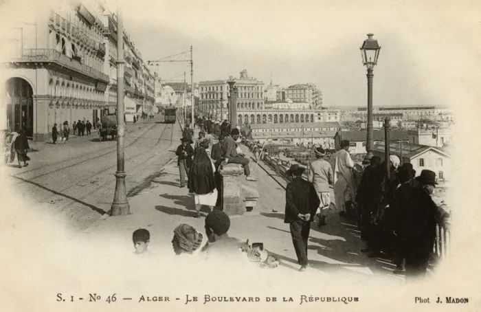 Framed Print : Boulevard de la Republique, Algiers, Algeria Framed Print : Boulevard de la Republique, Algiers, Algeria