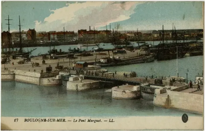 Framed Print : Boulogne-sur-Mer, France - Pont Marguet Framed Print : Boulogne-sur-Mer, France - Pont Marguet
