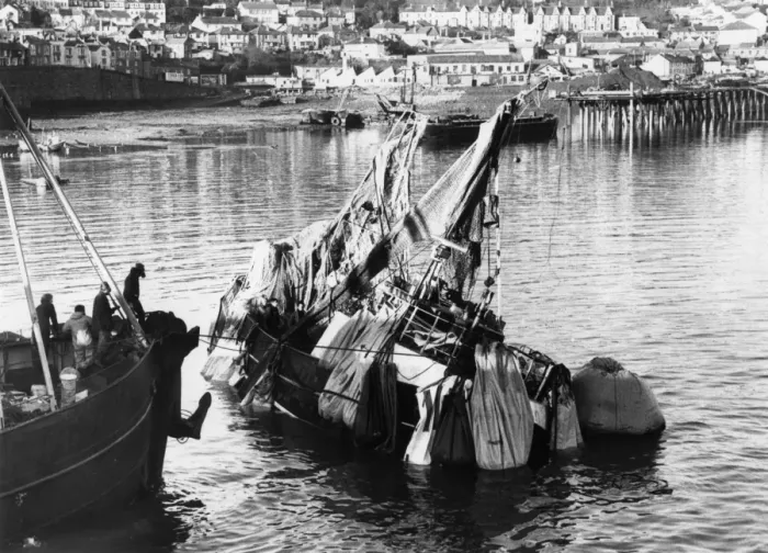 Framed Print : Bounteous fishing trawler half submerged, Newlyn, Cornwall Framed Print : Bounteous fishing trawler half submerged, Newlyn, Cornwall