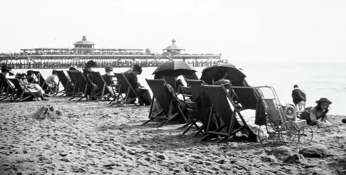 Framed Print : Bournemouth beach and pier, early 1900s Framed Print : Bournemouth beach and pier, early 1900s