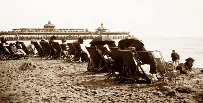 Framed Print : Bournemouth beach and pier, early 1900s Framed Print : Bournemouth beach and pier, early 1900s