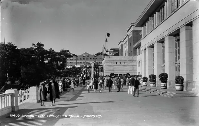 Framed Print : Bournemouth Pavilion Terrace Framed Print : Bournemouth Pavilion Terrace