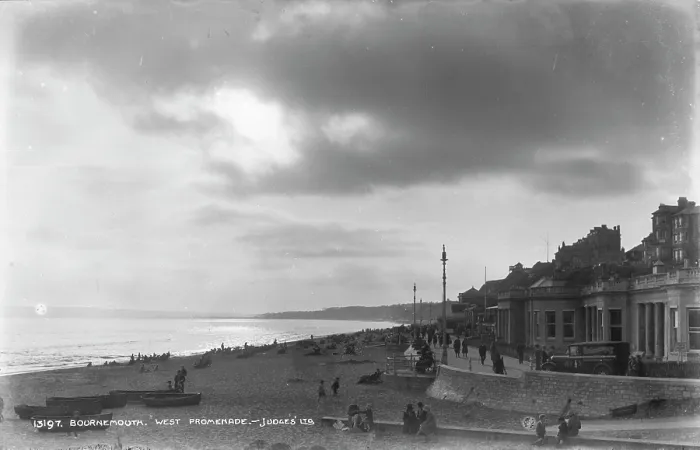 Framed Print : Bournemouth West Promenade Framed Print : Bournemouth West Promenade