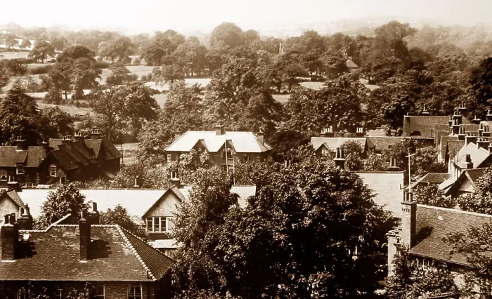Framed Print : Bournville Village in the 1920s Framed Print : Bournville Village in the 1920s