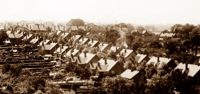Framed Print : Bournville Village in the 1920s Framed Print : Bournville Village in the 1920s
