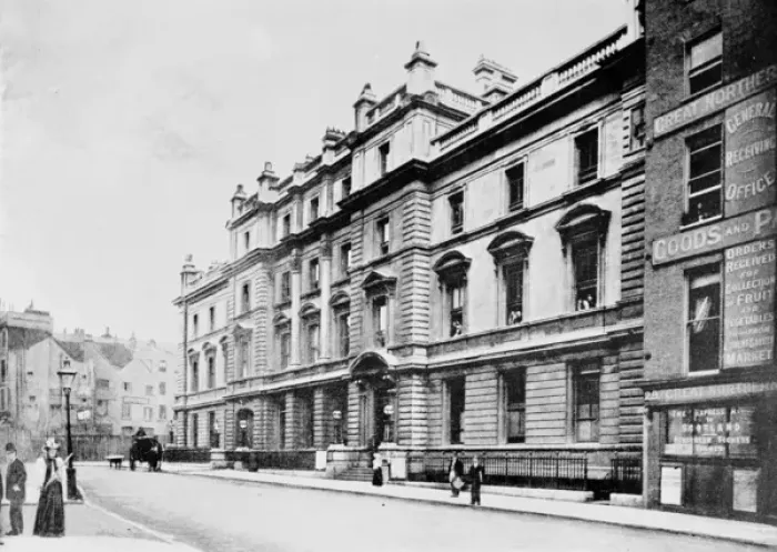 Framed Print : Bow Street and Great Northern Rail office, London